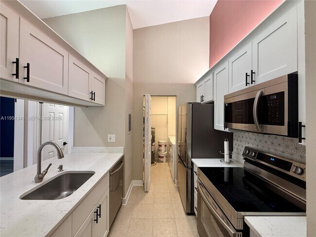 Photo - 2550 N Nob Hill Rd