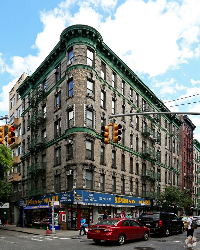 202 Mott Street - 202 Mott St