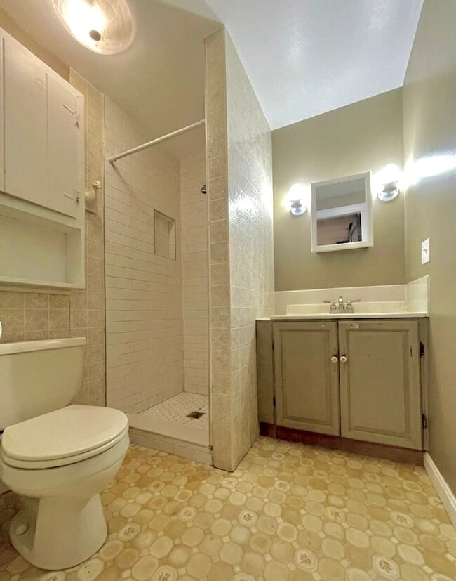 Photo - 82 Flint St Unit 2