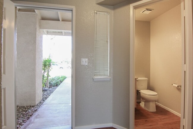 Photo - 1156 Weatherby Ct Unidad B