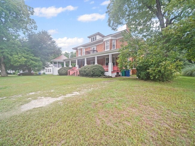 Photo - 4 Bedroom/2 Bath Home for Rent