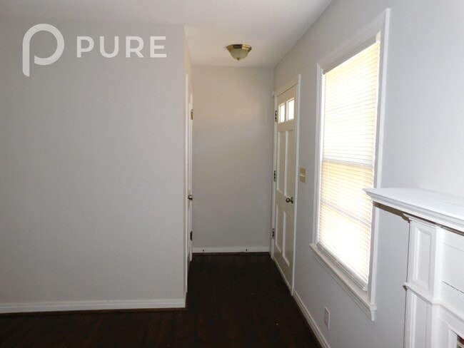 Photo - 1/2 off a month's rent with fully executed...