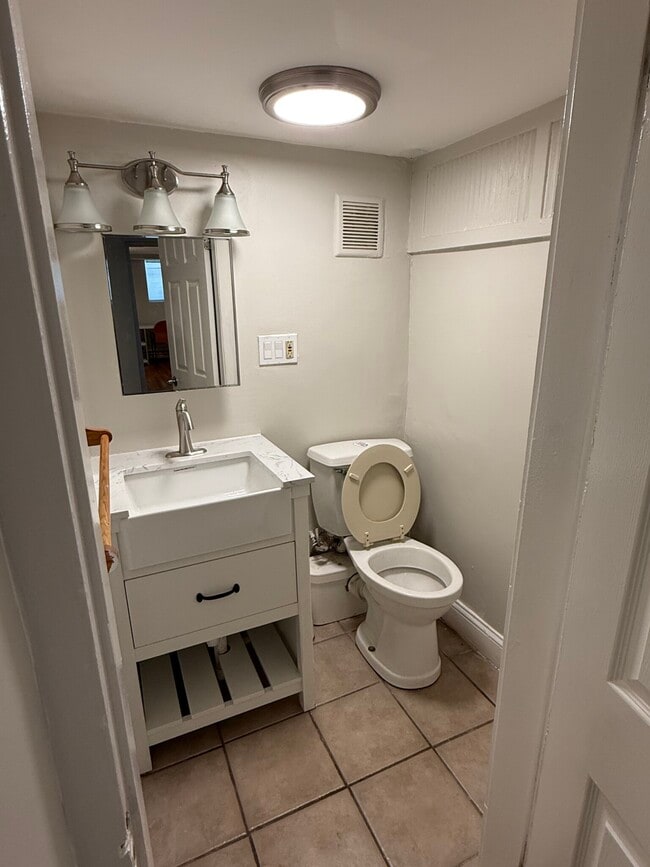 Photo - 84 Thorndike St Unit B