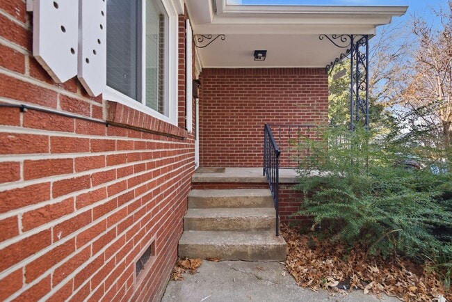 Photo - 3 bed/1 bath remodel within walking distance of Brookside