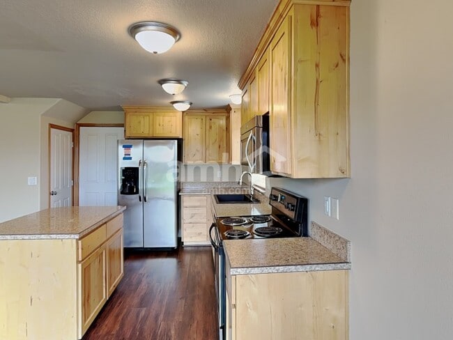 Photo - 2522 Char Cir NW