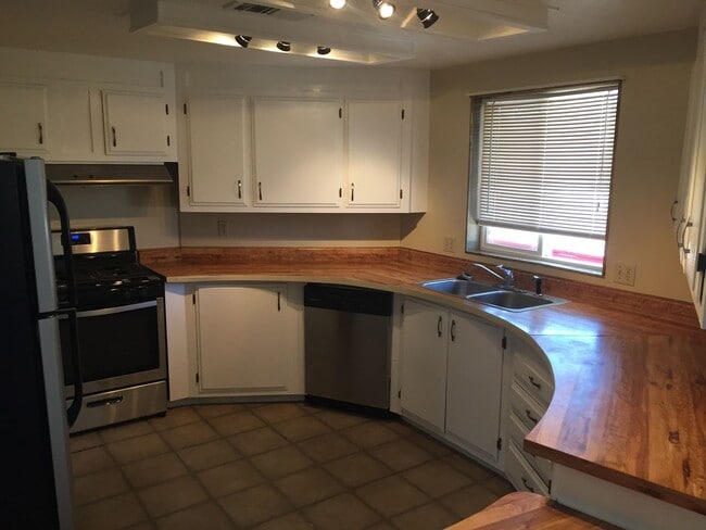 Photo - ***2 BEDROOM/2 BATHROOM IN PRESCOTT VALLEY***