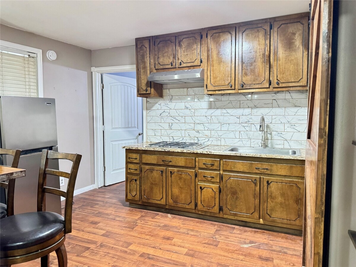 Photo - 403 Clear Lake Rd