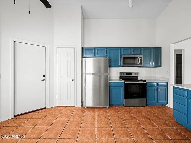 Photo - 1083 E Boston Ct