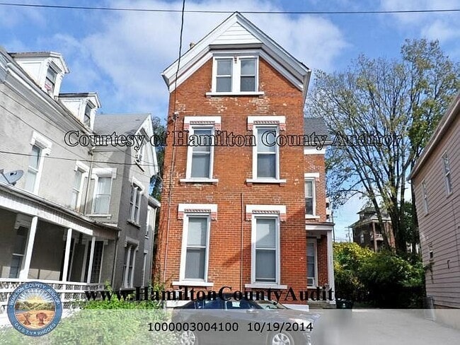 Front of House - 112 Lyon St Unit 3