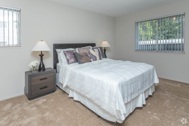 2BR, 1.5BA - 1,039 SF