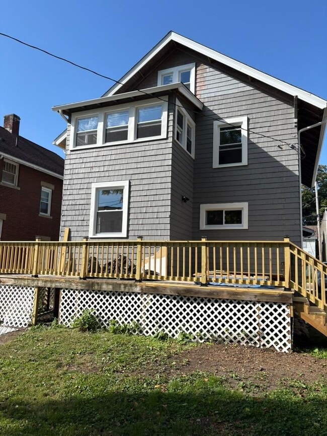 Photo - 438 Wales Rd NE