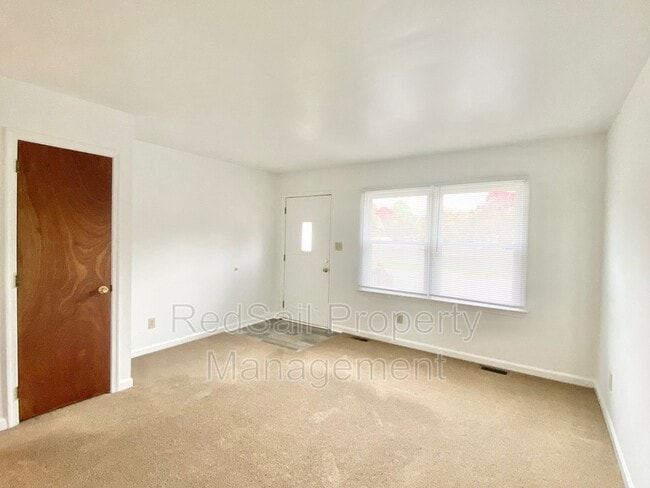 Photo - 180 Lori Cir