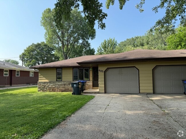 Building Photo - 803-805 Sherry St Rental