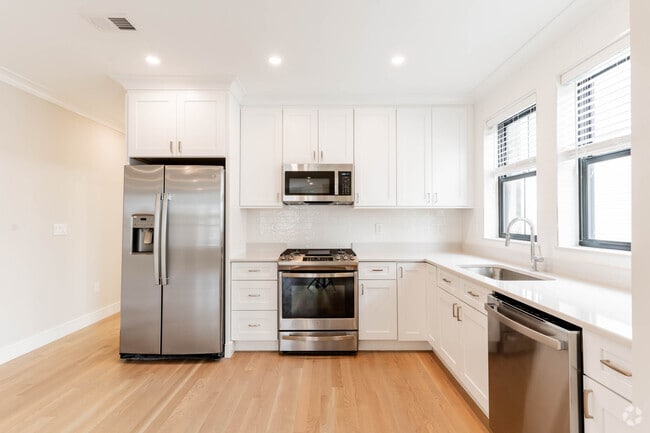 Building Photo - 285 Lamartine St Rental