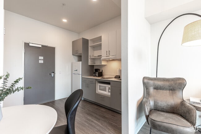 0BR, 1BA - 317SF