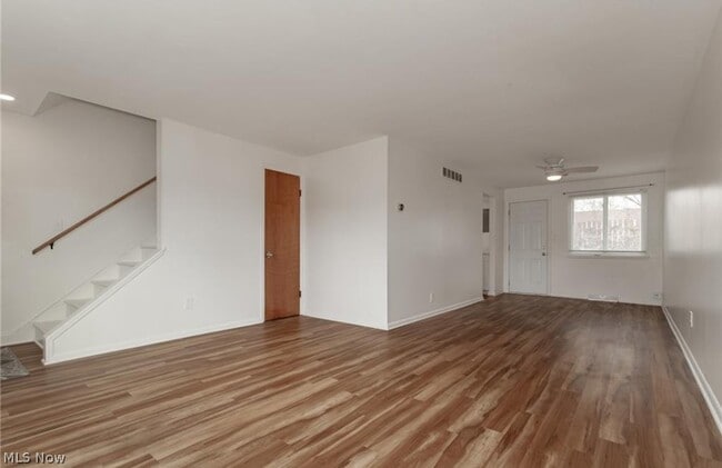 Photo - 1543 Severn Ln