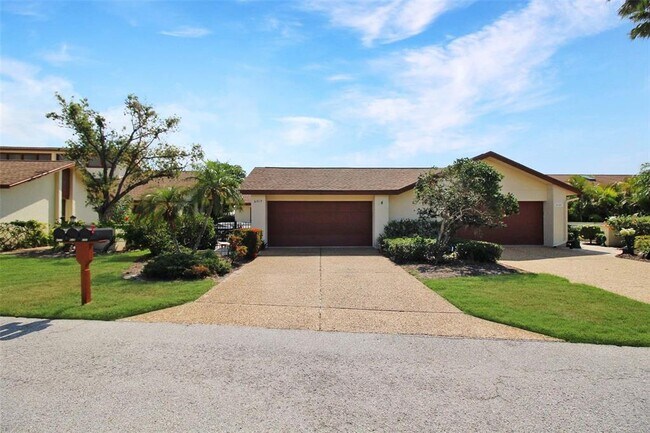 Photo - 6019 Courtside Dr Casa