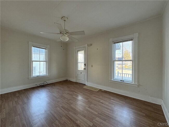 Photo - 146 E Main St