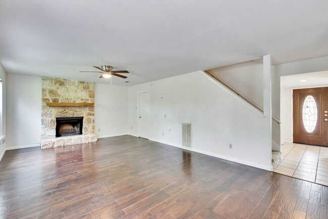 Building Photo - Great 3 bedroom home in South Austin!