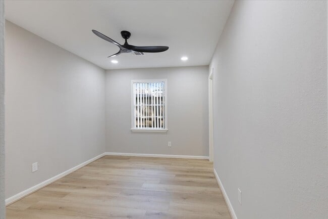 Photo - 234 W 27th St