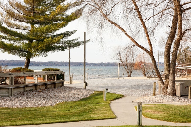 Photo - 5704 N Creeks Xing Unit 600