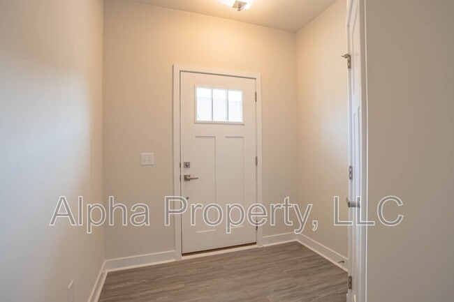 Photo - 219 Clearwood Dr