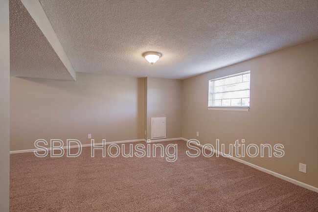 Photo - 10408 Smalley Ct