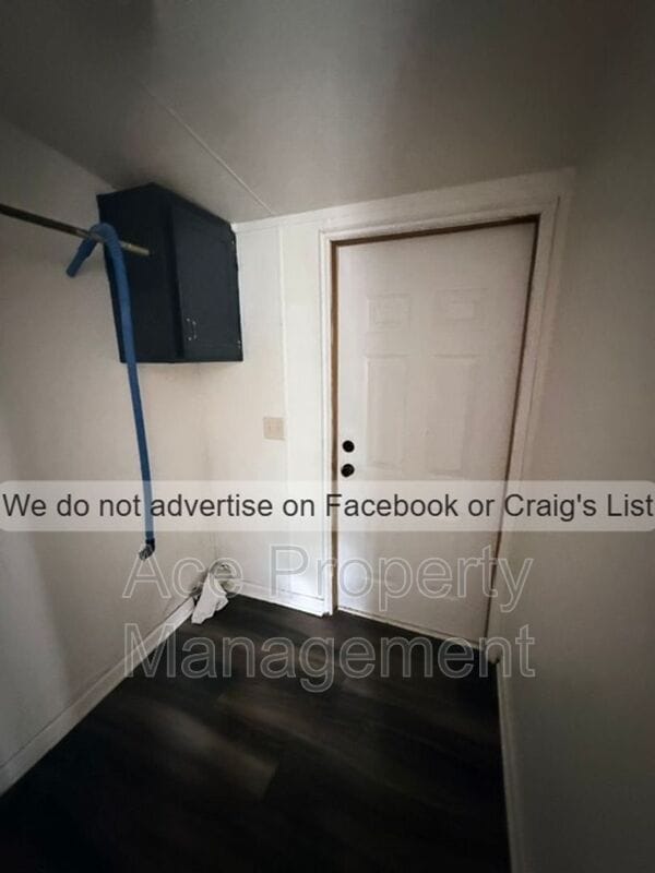 Photo - 7136 Lee Ave