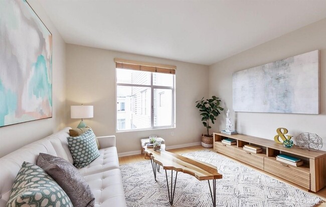 Photo - 451 Kansas St