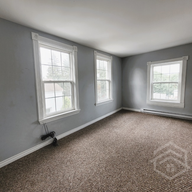 Photo - Convenient 2-Bedroom Upper Unit in Norwich! Unit B