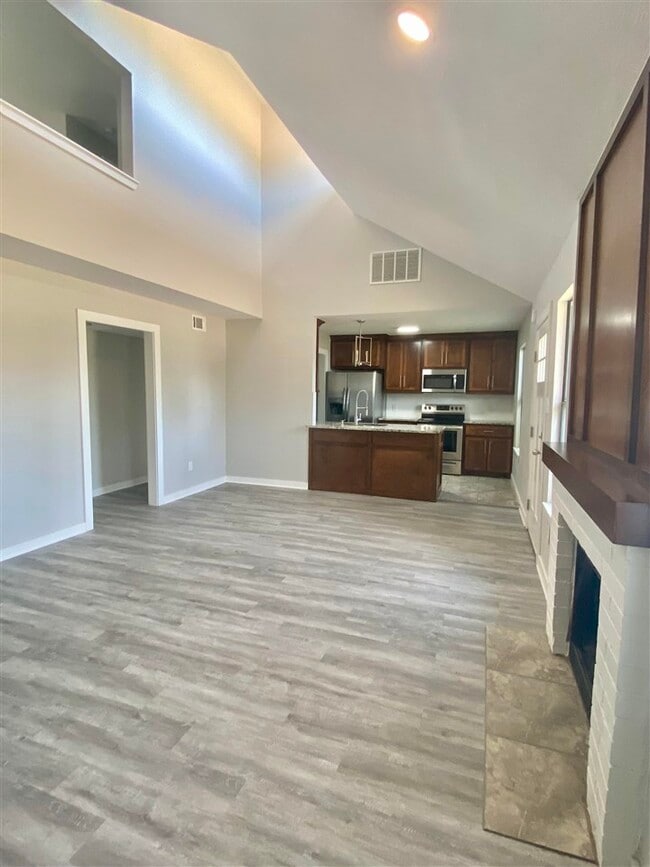 Photo - 6824 NW Willow Springs Dr