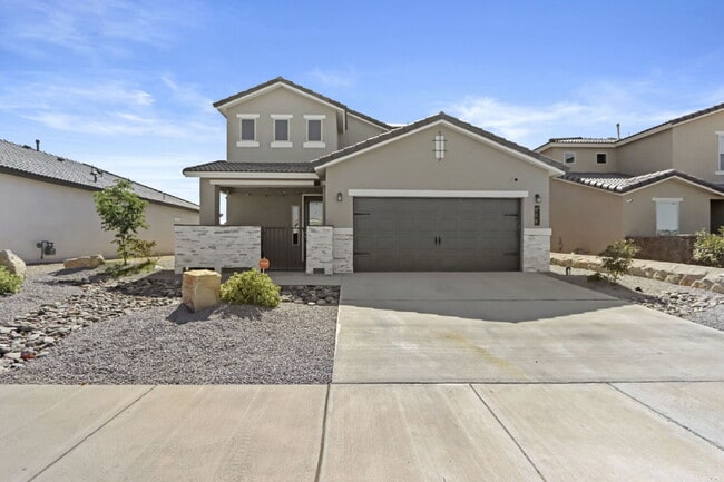 Building Photo - 4-Bed, 3.5-Bath Home in 79928
