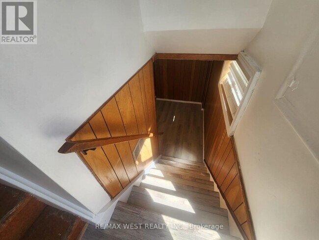 Photo - 5 Ludgate Dr