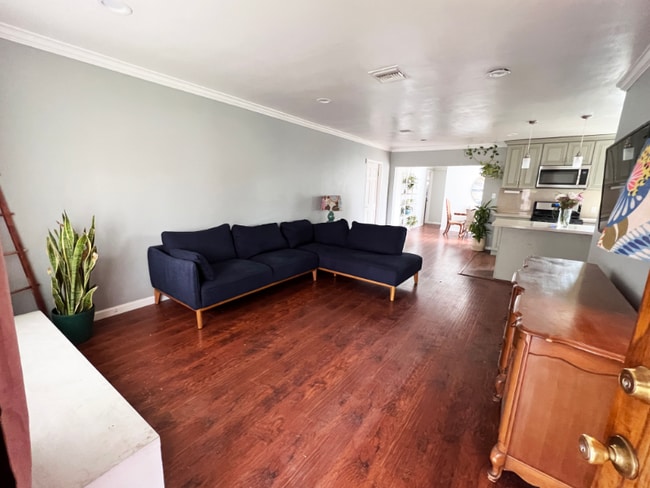 Photo - 8010 Crosnoe Ave