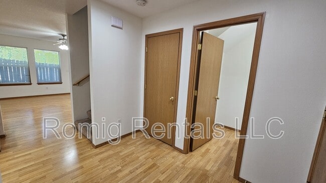 Photo - 8102 NE 36th Ct
