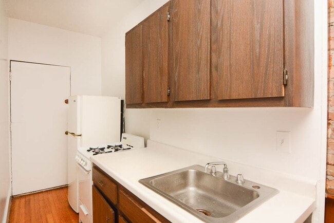 Photo - 958 W Cornelia Ave Unit C4