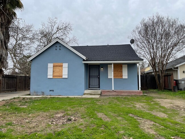 Newly Remodeled 2-Bedroom Home in Sacramento! - Newly Remodeled 2-Bedroom Home in Sacramento!