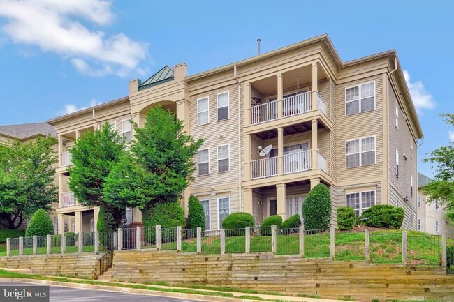 Photo - 1067 Gardenview Loop