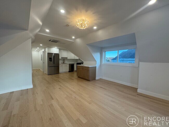 Photo - 12 Sewall Ave Unit 3