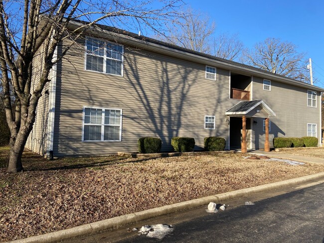 Condominium in Academy Commons - Condominium in Academy Commons Unit D