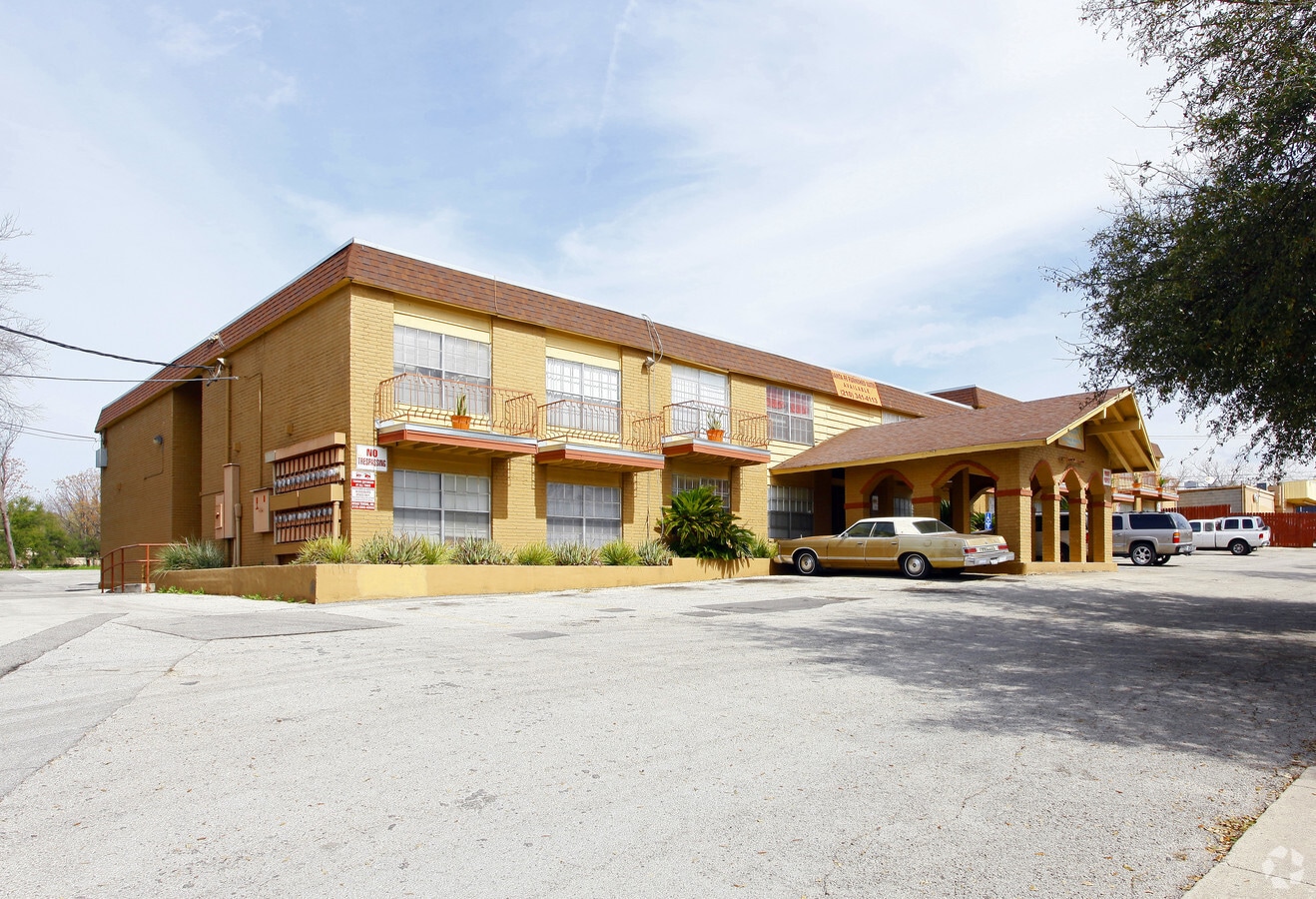 Santa Fe Manor - Santa Fe Manor Apartments