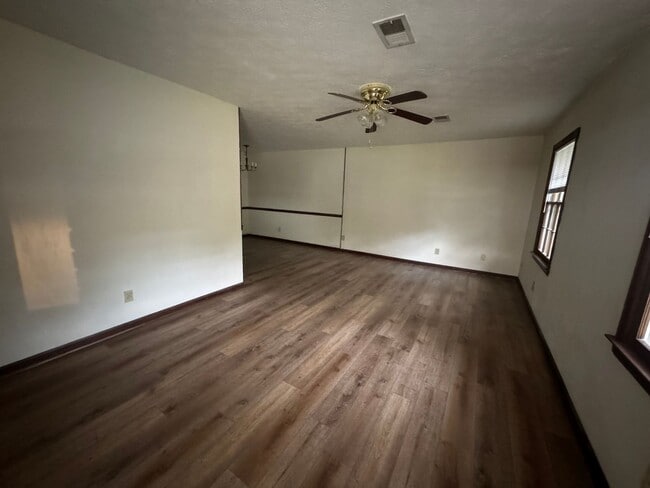 Photo - 119 Williamson St SW Unidad A