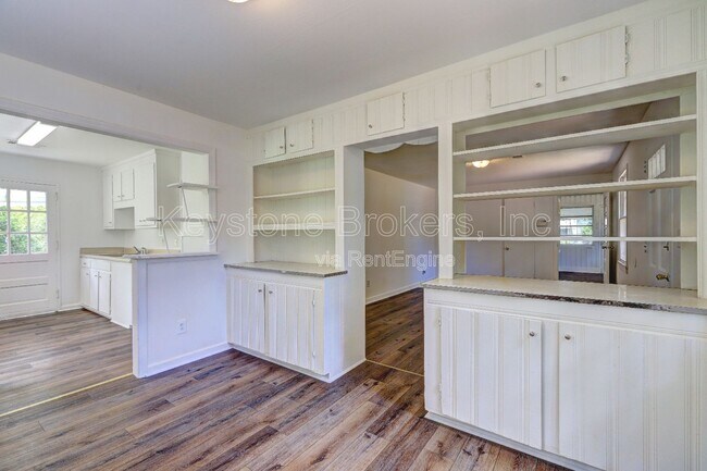 Photo - 2752 Alden St