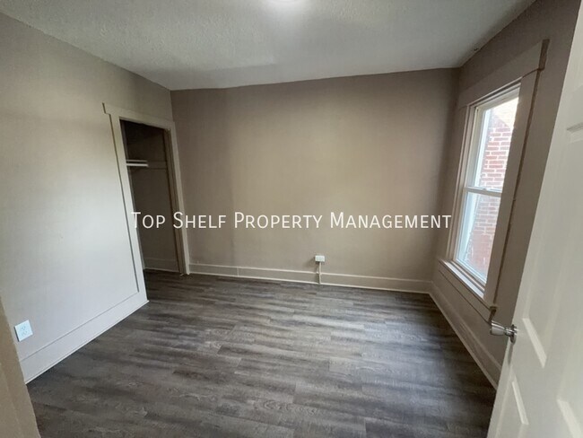 Photo - 241 E 24th St