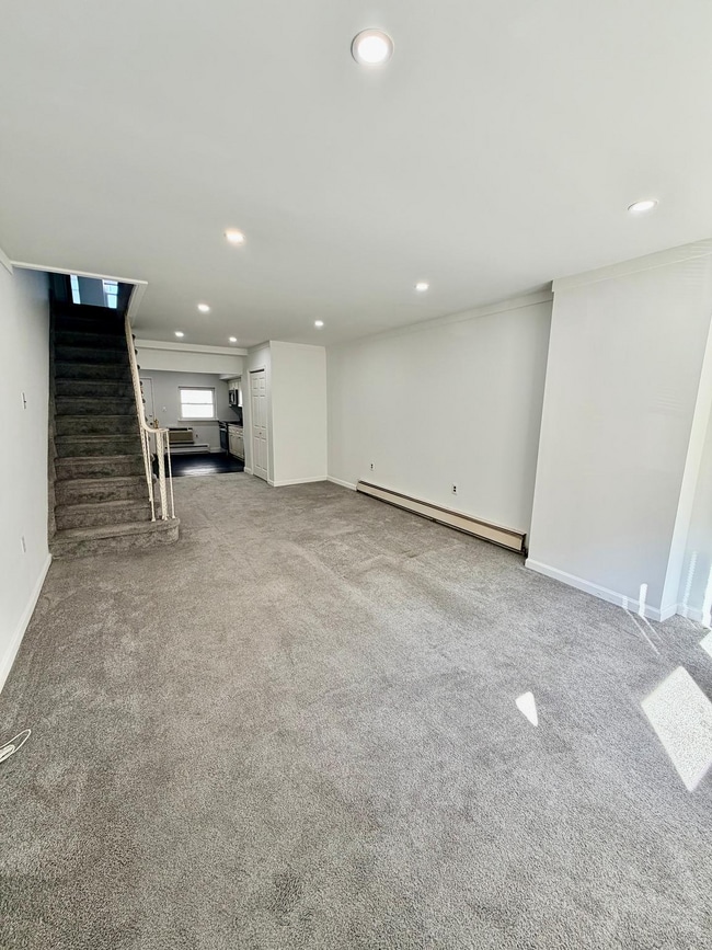 Photo - 3116 Salmon St