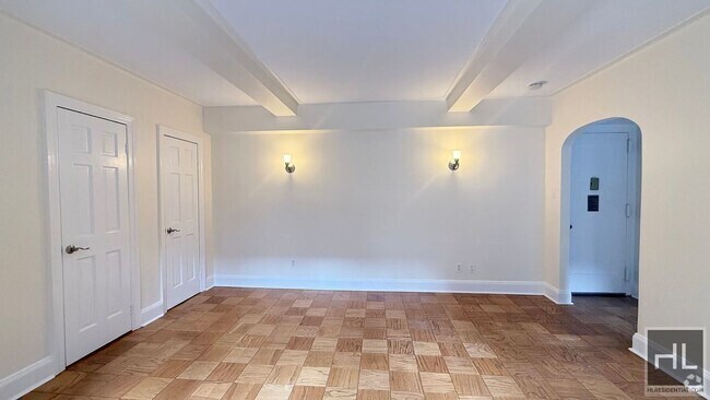 Building Photo - Christopher Street Rental