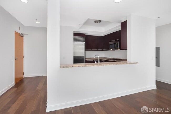 Photo - 489 Harrison St