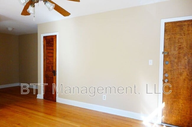 Photo - 8408 Greenwood Ave Unidad #4