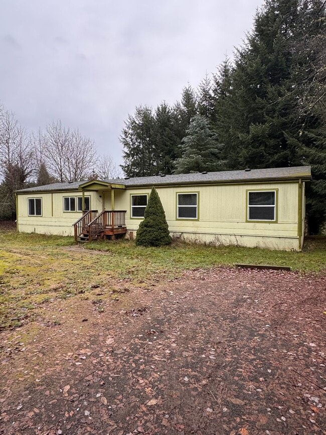 Building Photo - Quaint 4-Bedroom/2 Bath Property in Amboy, Available Now!