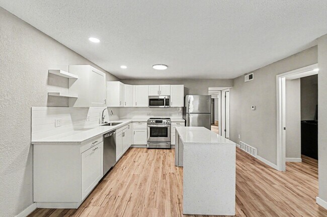 3921 Wyandotte
